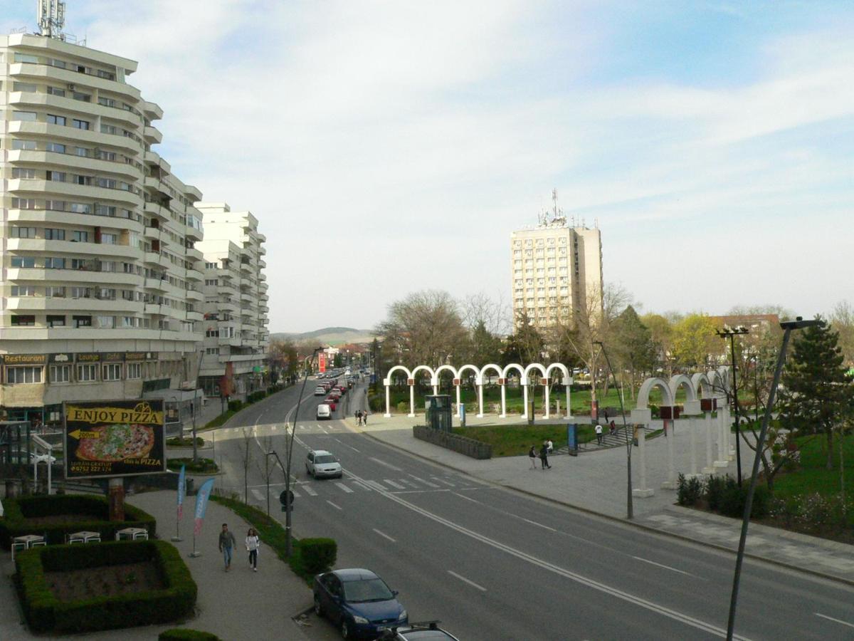 Studio Panoramic With Balcony And Parcul Unirii View Алба Юлия Екстериор снимка