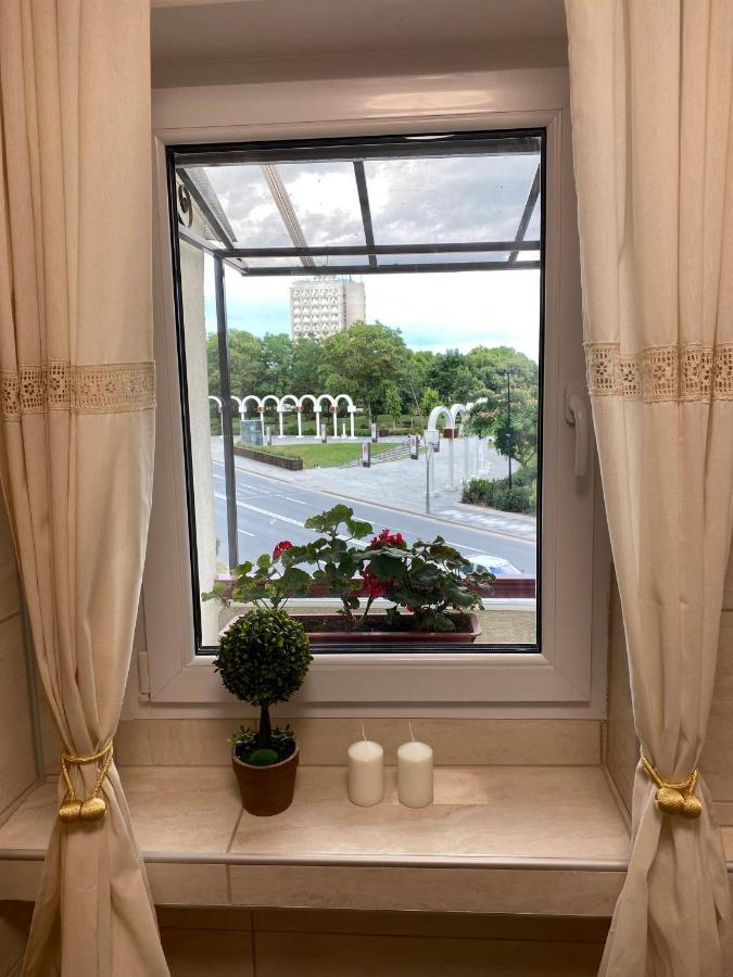 Studio Panoramic With Balcony And Parcul Unirii View Алба Юлия Екстериор снимка